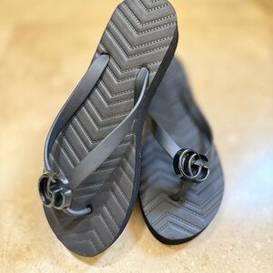Brand New! Gucci Black Rubber GG Thong Sandals
